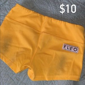 Small yellow fleo shorts